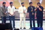 Shahrukh Khan gets Chevalier Sivaji Award at the 7th edition of Vijay Awards in Chennai on 11th May 2013 (4).JPG